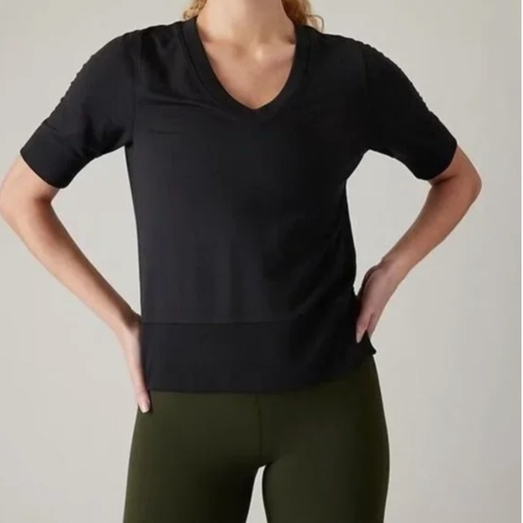 Athleta Step Forward Sweatshirt Tee • Black • Women’s M • Soft Performance - Picture 1 of 7